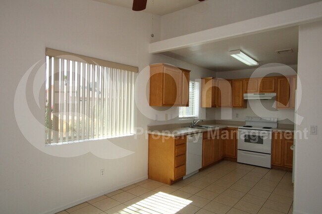 9471 West Troy Drive, Arizona City, AZ 85123 photo 2
