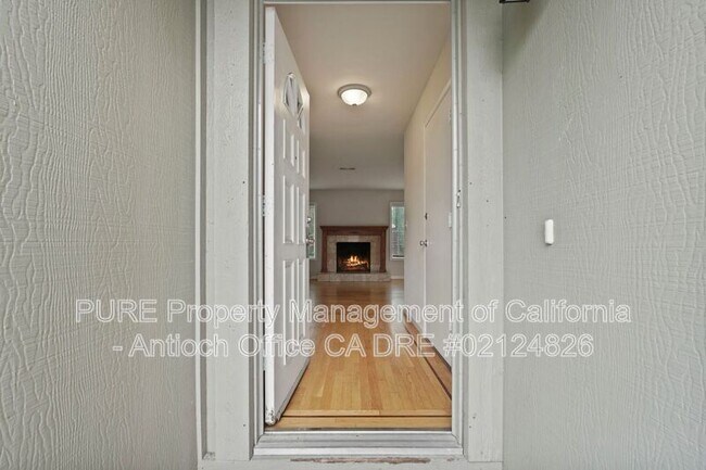 842 Carpetta Circle, Pittsburg, CA 94565 photo 5