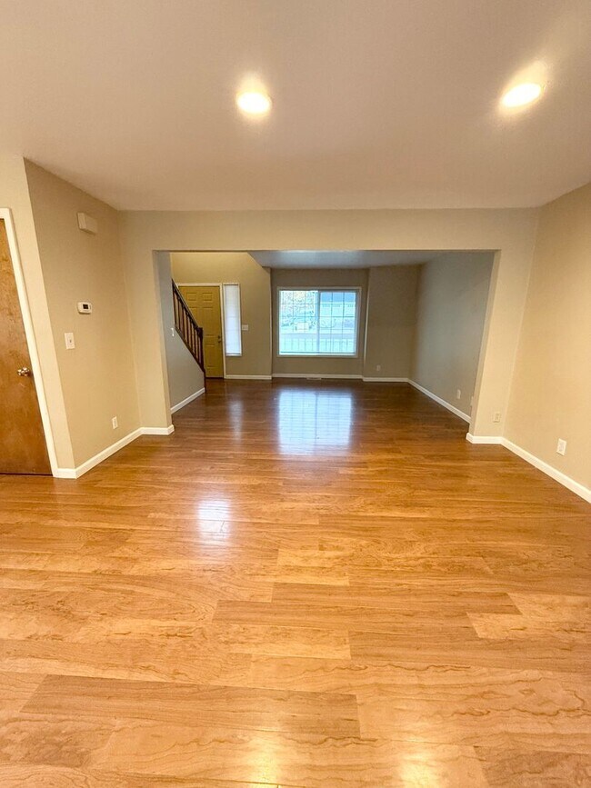 Desirable Neighborhood Home photo 5