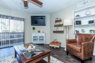 6445 S Maple Ave Tempe, AZ 85283 photo 3