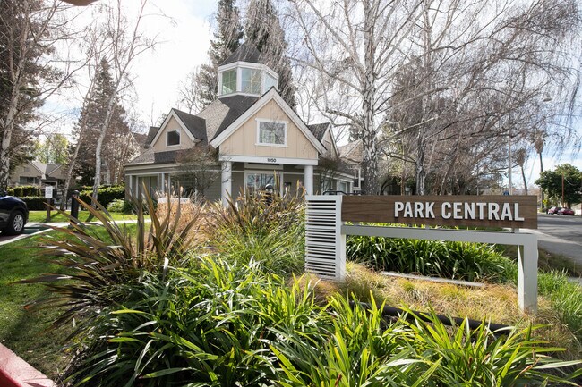 1050 Benton St Santa Clara, CA 95050 photo 5