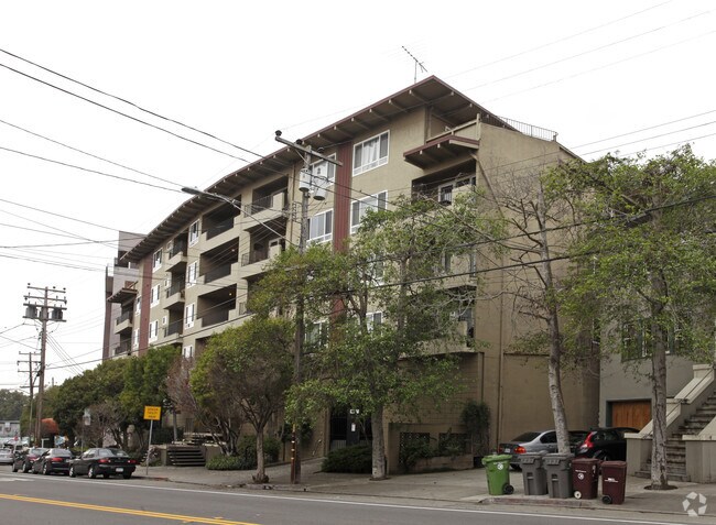 Grand Lake Towers photo 2