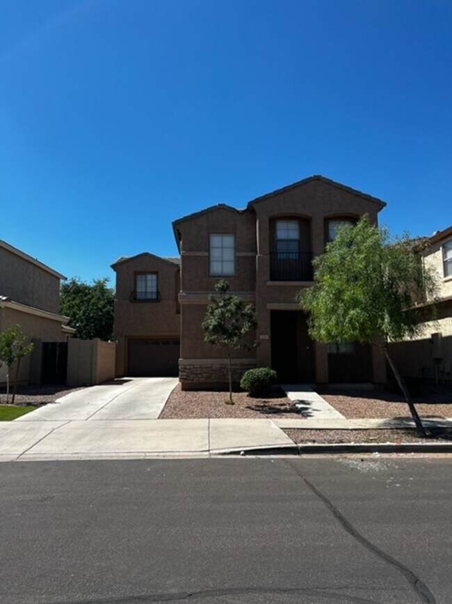 4 BEDROOM HOME IN POWER RANCH