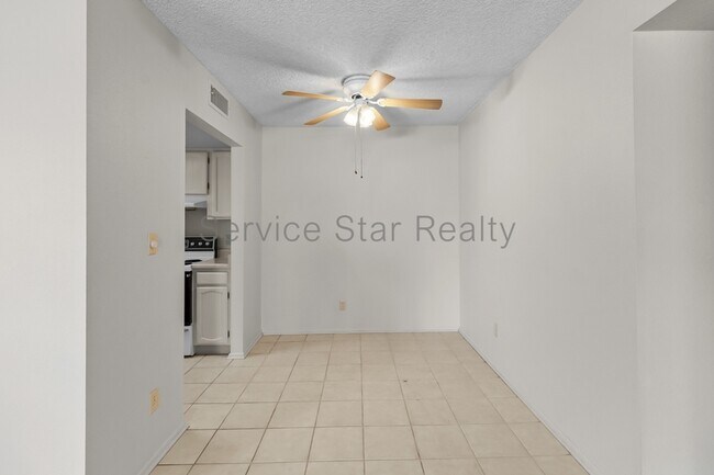 222 E Betty Elyse Ln photo 5