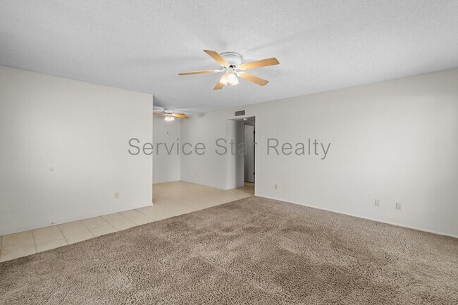 222 E Betty Elyse Ln photo 3