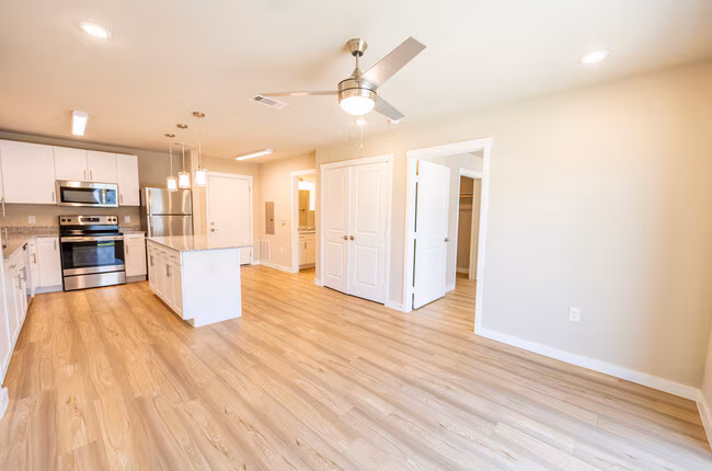 Camden Crossing photo 2