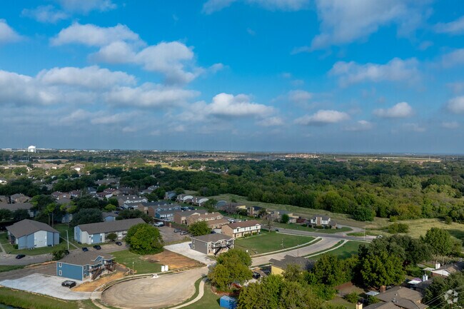3009 Grey Wolf Circle, Denton, TX 76209 photo 3