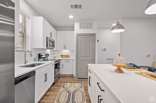 Midway Row House photo 3