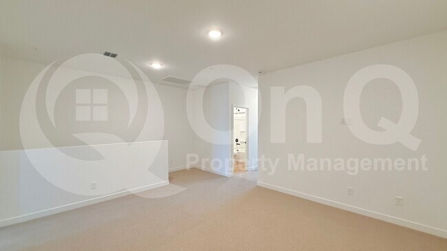 2746 W Red Fox Rd Phoenix, AZ 85085 photo 5