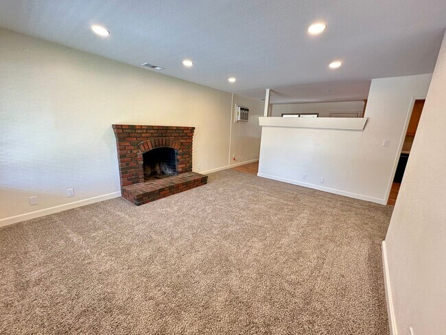 Charming Single Family Home in Livermore's Sunset West photo 3
