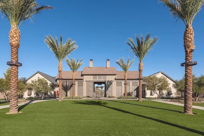 2211 W Chisum Trl Phoenix, AZ 85085 photo 4