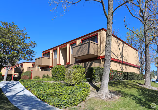 Santa Maria Apartments photo 2