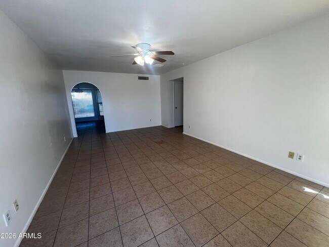 1550 W Knowles Ave Mesa, AZ 85202 photo 3