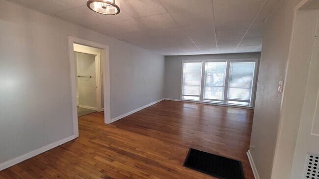237 Senisa Dr San Antonio, TX 78228 photo 3