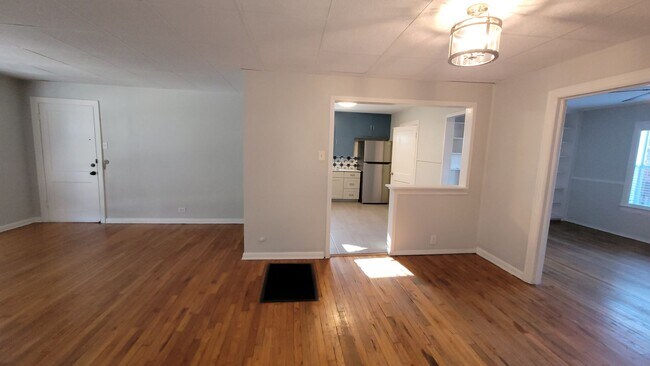 237 Senisa Dr San Antonio, TX 78228 photo 4
