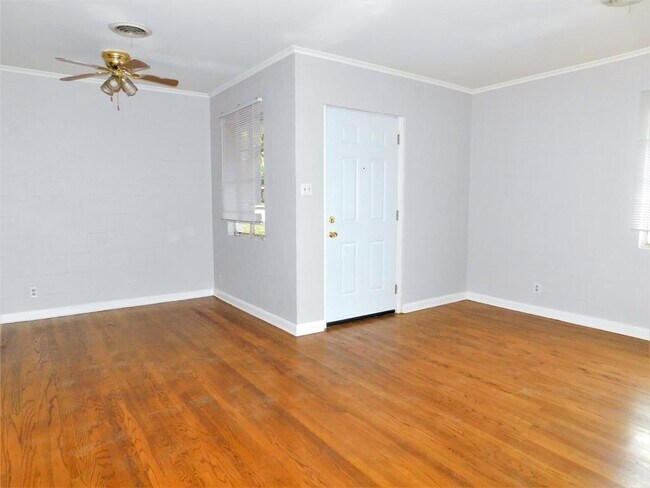805 Emery Street, Denton, TX 76201 photo 4