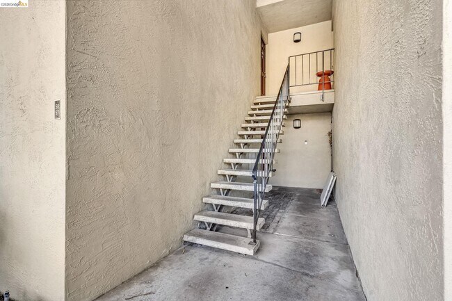 2562 Walnut Blvd Walnut Creek, CA 94596 photo 5