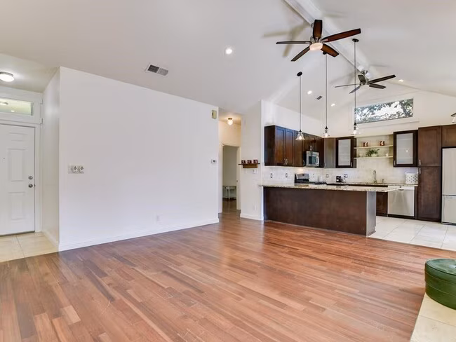 509 Purple Sage Dr Round Rock, TX 78681 photo 2