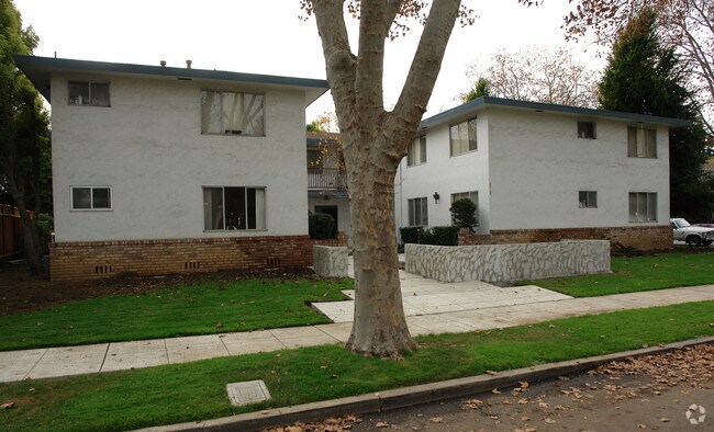 655 Fairmont Ave photo 3