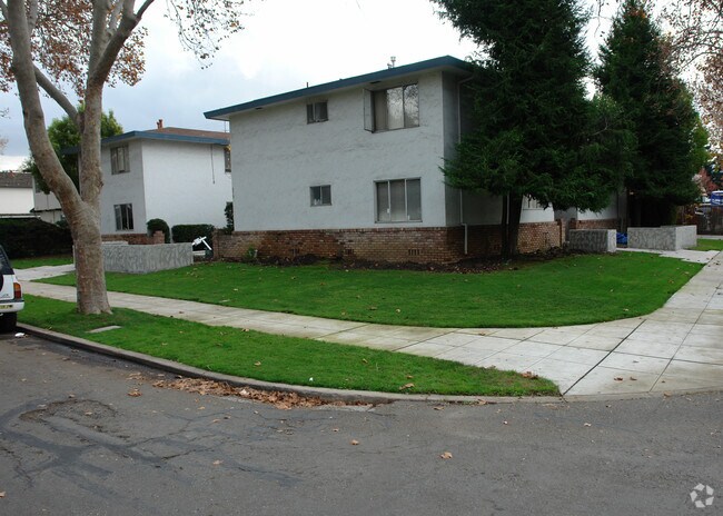 655 Fairmont Ave photo 2