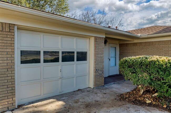 502 Brown Street, Waxahachie, TX 75165 photo 3