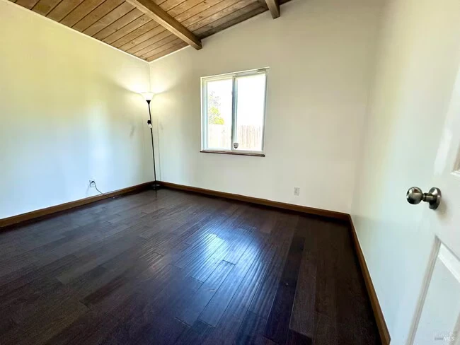 1111 Marionola Way Pinole, CA 94564 photo 3
