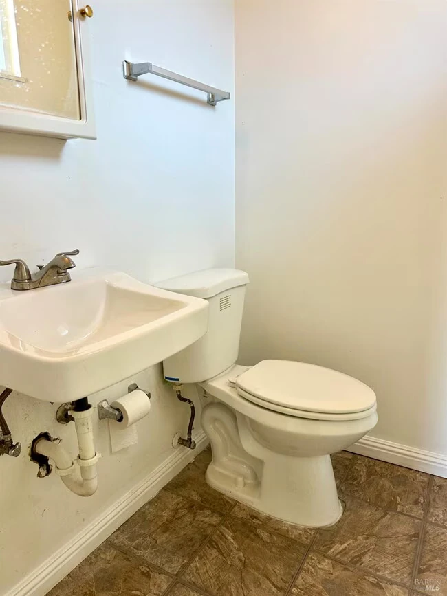 1111 Marionola Way Pinole, CA 94564 photo 4