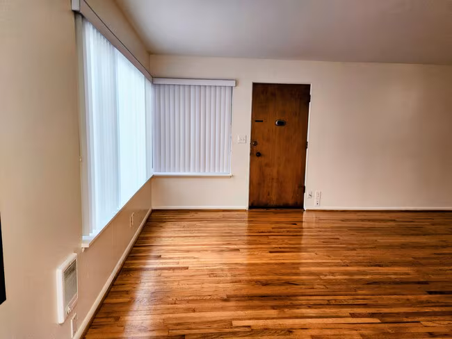 5301 Ravenna Ave NE Seattle, WA 98105 photo 3