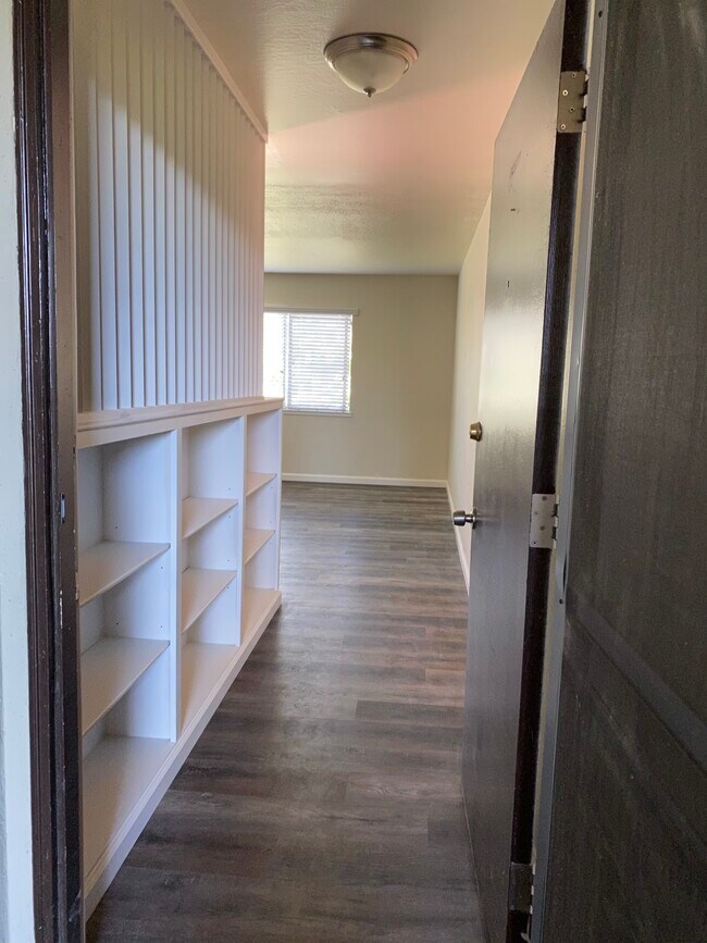 258 Pamela Dr Mountain View, CA 94040 photo 3