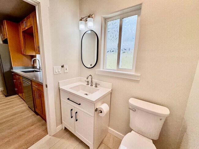 6522 48th Ave S Seattle, WA 98118 photo 4