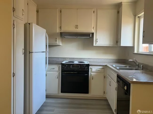 1716 Marshall Ct Los Altos, CA 94024 photo 3