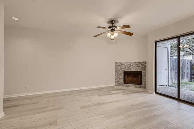 9226 Jollyville Rd Austin, TX 78759 photo 4