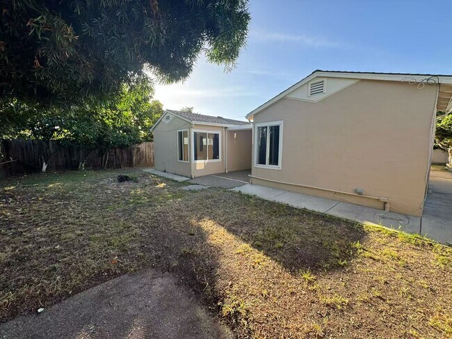 982 Purdue St San Leandro, CA 94579 photo 5