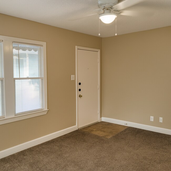 110 E 30th a great Duplex in North Campus near UT. photo 3
