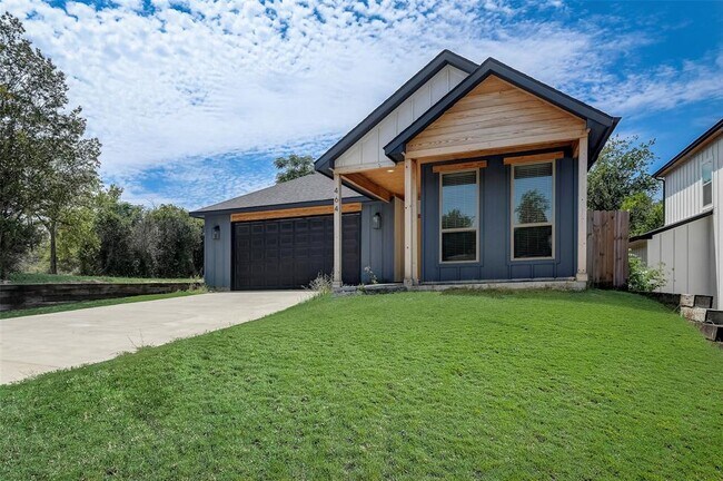 1464 E Rosedale St Fort Worth, TX 76104 photo 2