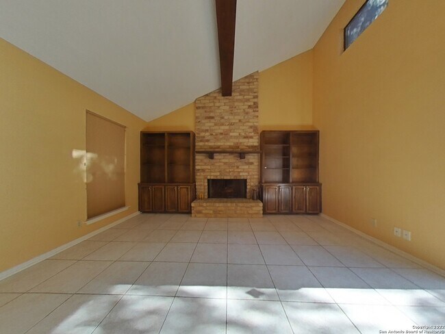 8823 Wellesley Manor Dr San Antonio, TX 78240 photo 4