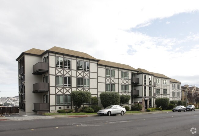 Eastmoor Apartments photo 3