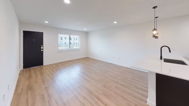 Live Oak Manor photo 5