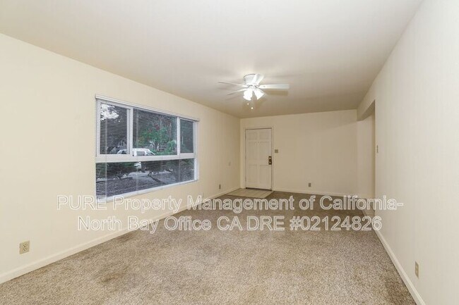 327 N Main St Cloverdale, CA 95425 photo 2