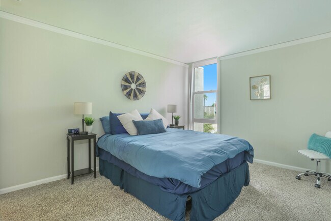 3050 Rue D’Orleans San Diego, CA 92110 photo 2