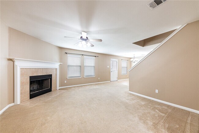 438 Blackman Tr Hutto, TX 78634 photo 4
