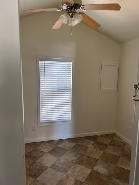 2211 Ashberry Ave New Braunfels, TX 78130 photo 3