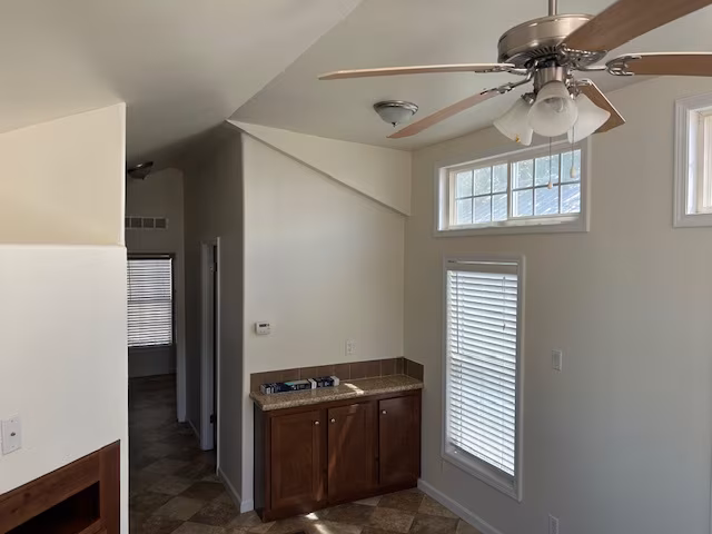 2211 Ashberry Ave New Braunfels, TX 78130 photo 5