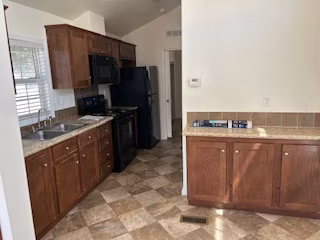 2211 Ashberry Ave New Braunfels, TX 78130 photo 2