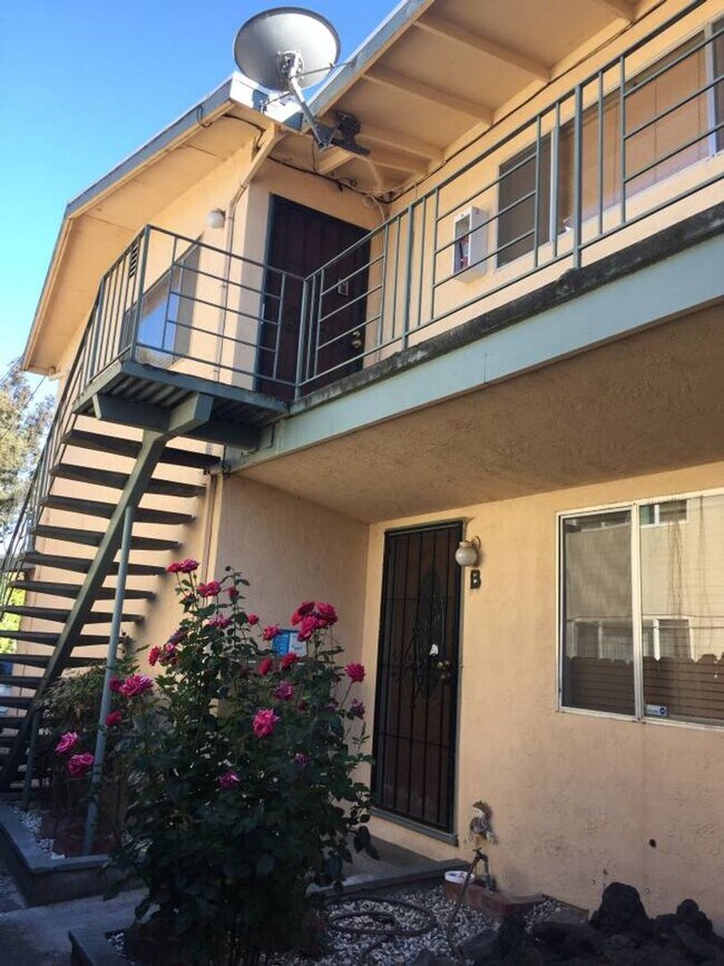 Charming Apartment in San Leandro photo 5
