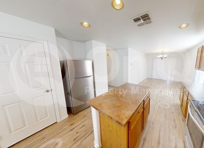 Single level home in Gilbert photo 5