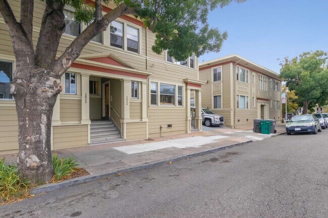 3818 Opal St Oakland, CA 94609 photo 2