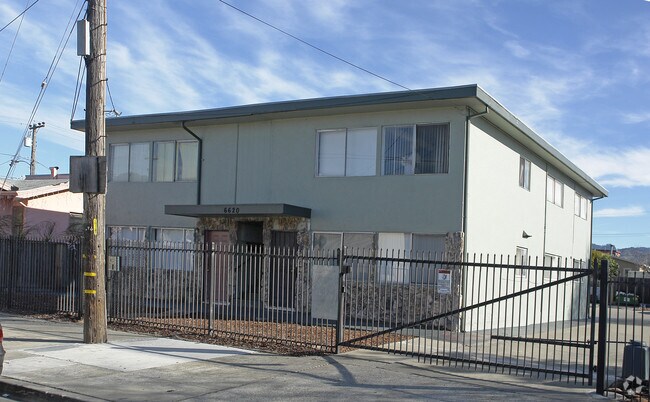 6620 Herzog Street, Oakland, CA 94608 photo 2