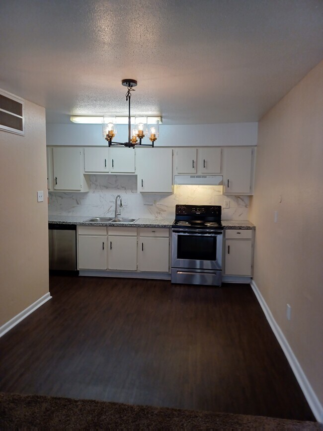 74 Lyerly Place Apartments photo 2