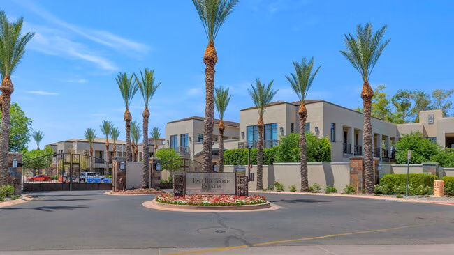 2 Biltmore Estates Dr Phoenix, AZ 85016 photo 2